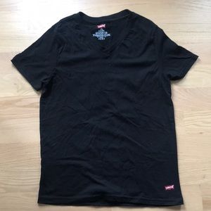 Men’s LEVI’S black vneck T-shirt